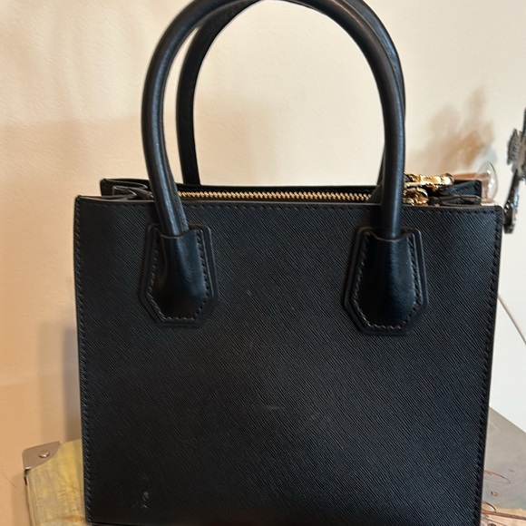 Michael Kors, small purse - Picture 2 of 10